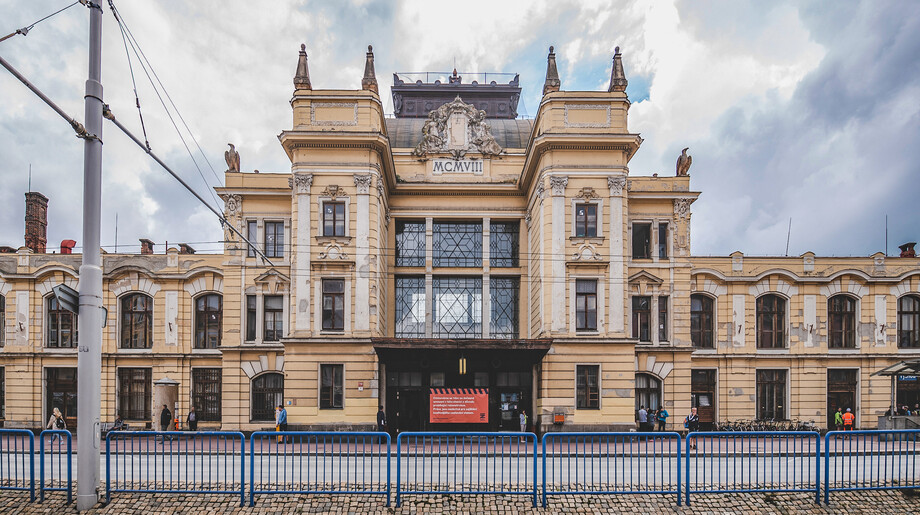 Hlavní nádraží Č. Budějovice, střední rizalit, 2020