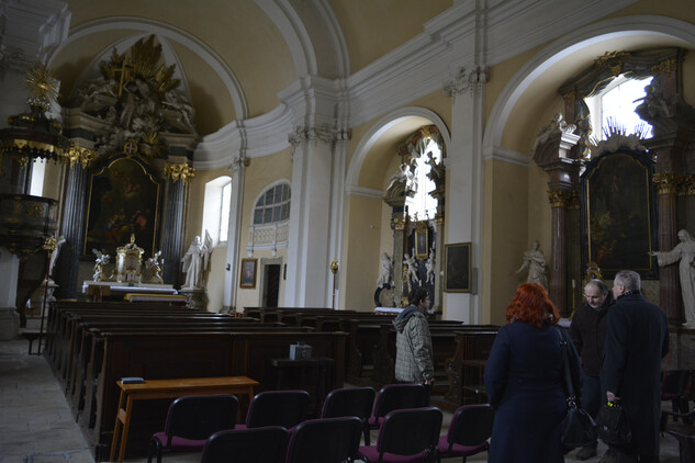 interiér kostela sv. Anny v Holešově